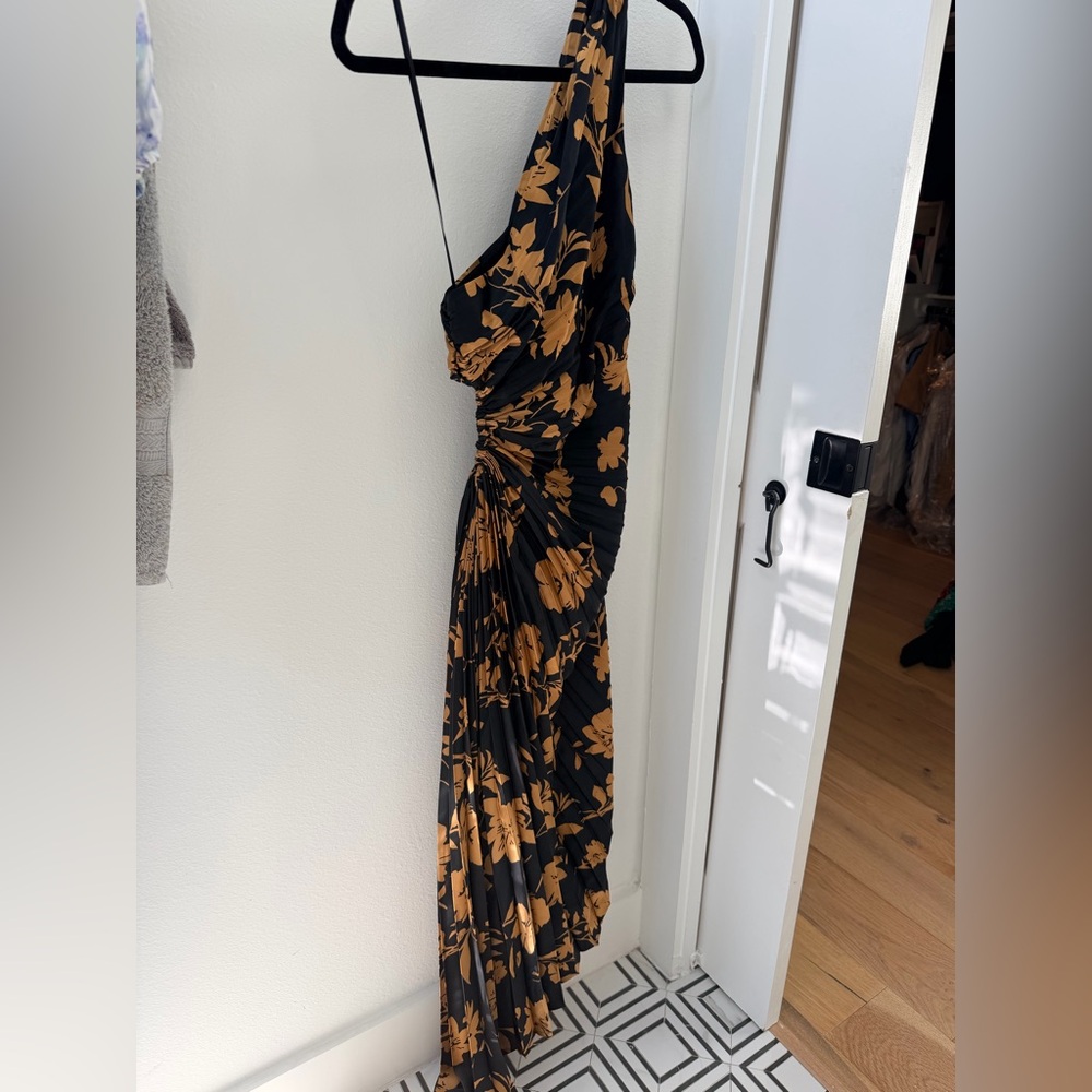 Vici Black One-Shoulder Dress with Gold Floral Motif XS - Picture 5 of 10